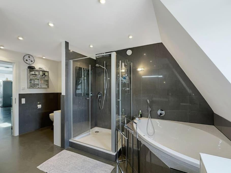 6 Zimmer Maisonette-Penthouse Pool Dachterrasse Luxus München Eksteriør bilde